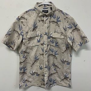 Fish fishing button up Chaps Shirt Mens Medium Beige Short Sleeve Vented